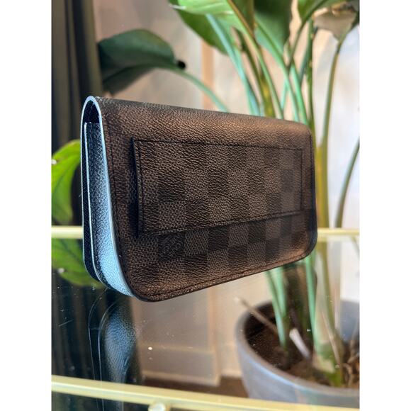 LOUIS VUITTON Damier Graphite Belt Pochette - Picture 15 of 16